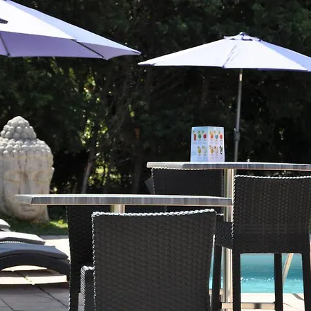 Hotel De La Vierge Noire 3*