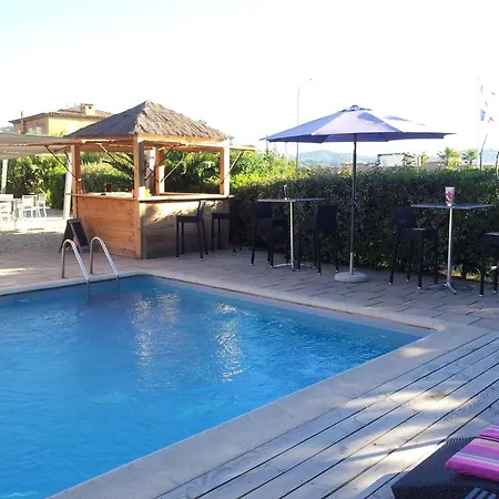 Hotel De La Vierge Noire 3*