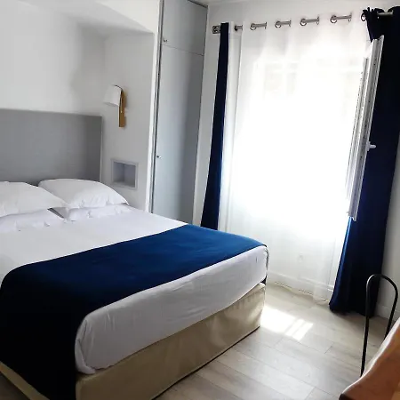 De La Vierge Noire Szálloda 3*