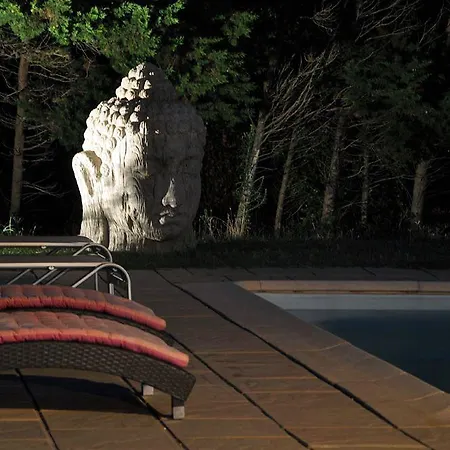 فندق De La Vierge Noire 3*