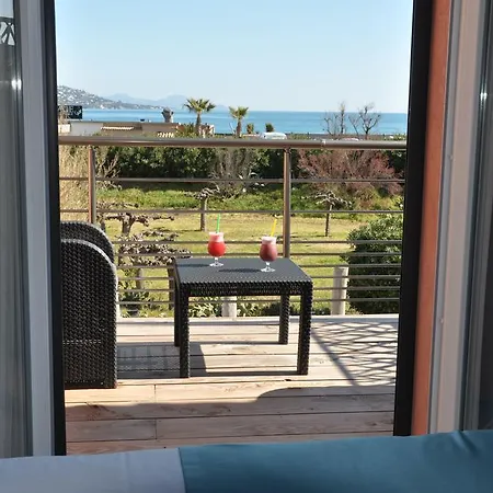 فندق De La Vierge Noire