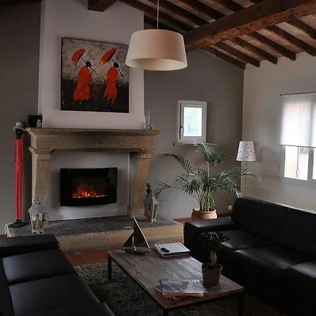 De La Vierge Noire Hotel