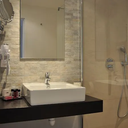 فندق De La Vierge Noire سانت ماكسيم