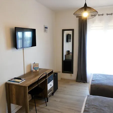 De La Vierge Noire سانت ماكسيم